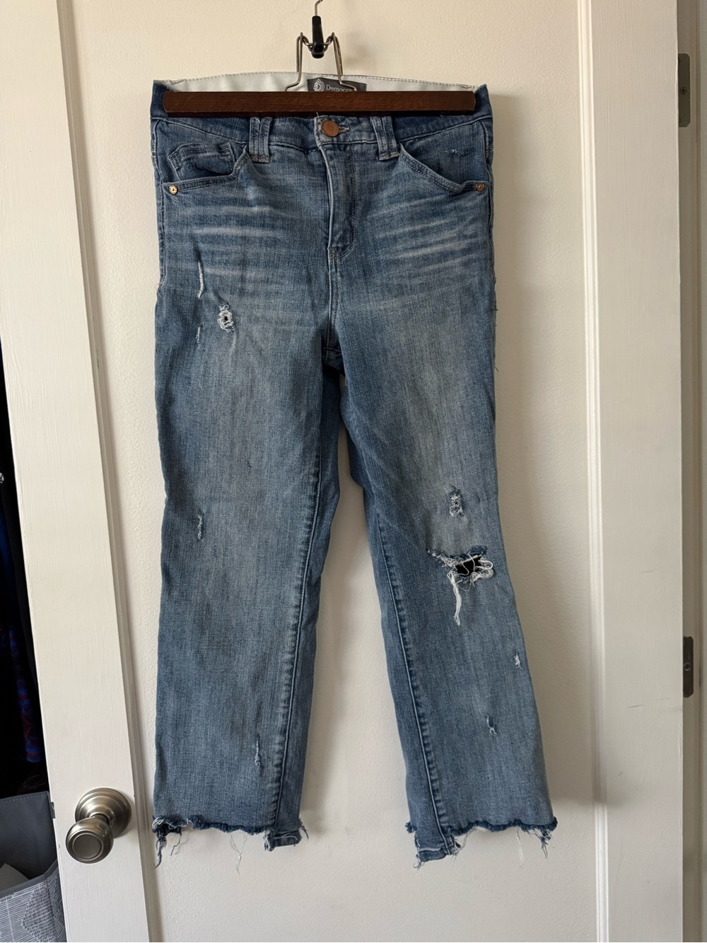 Democracy "Ab"solution Distressed Cropped Straight Leg Jeans